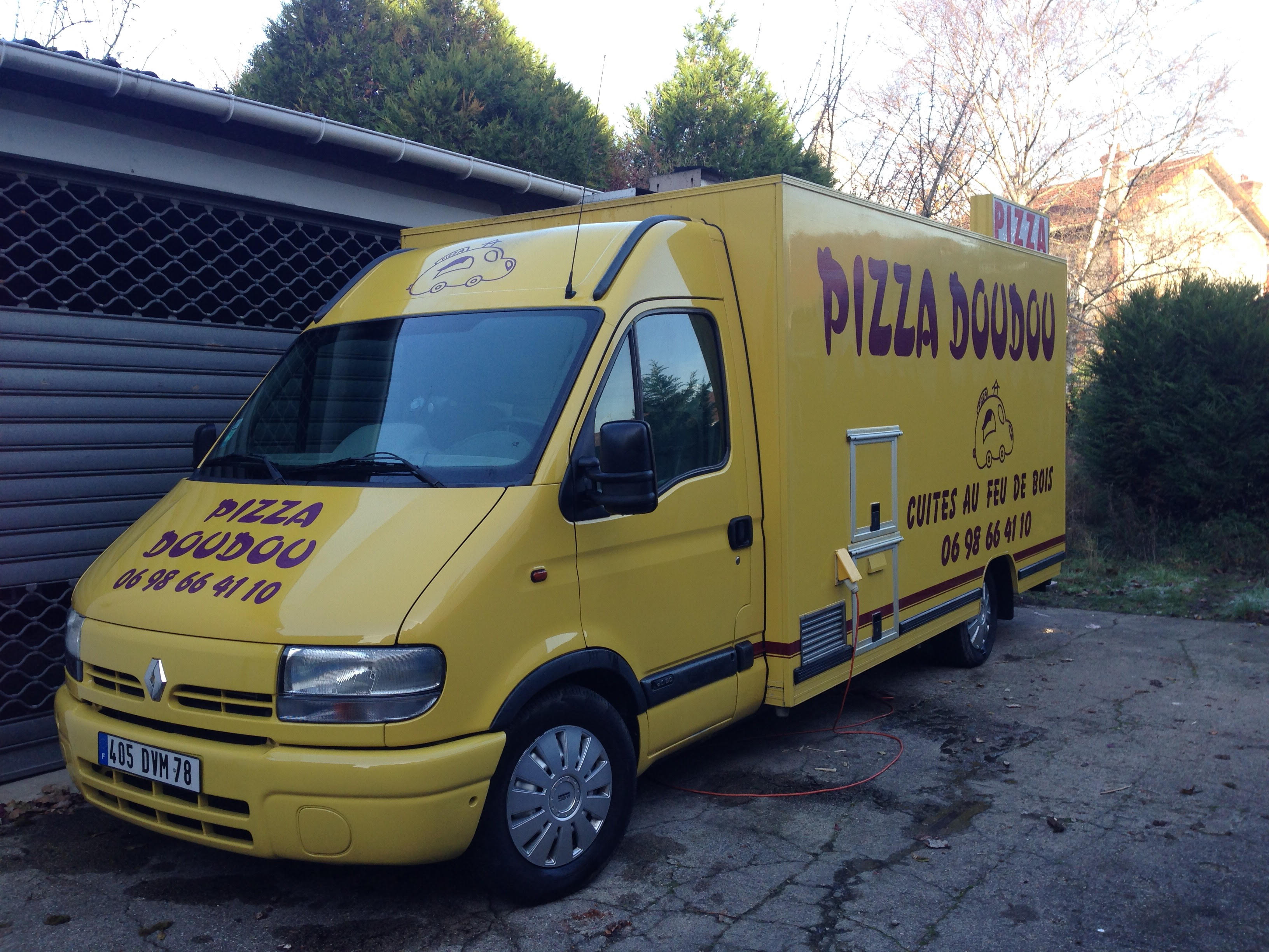 Le camion pizza chez les clients